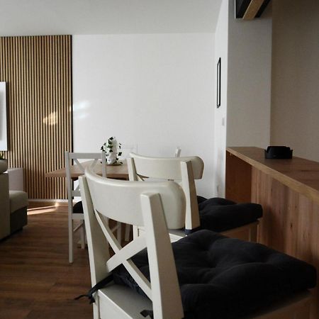 Central Apartments Martin Bagian luar foto