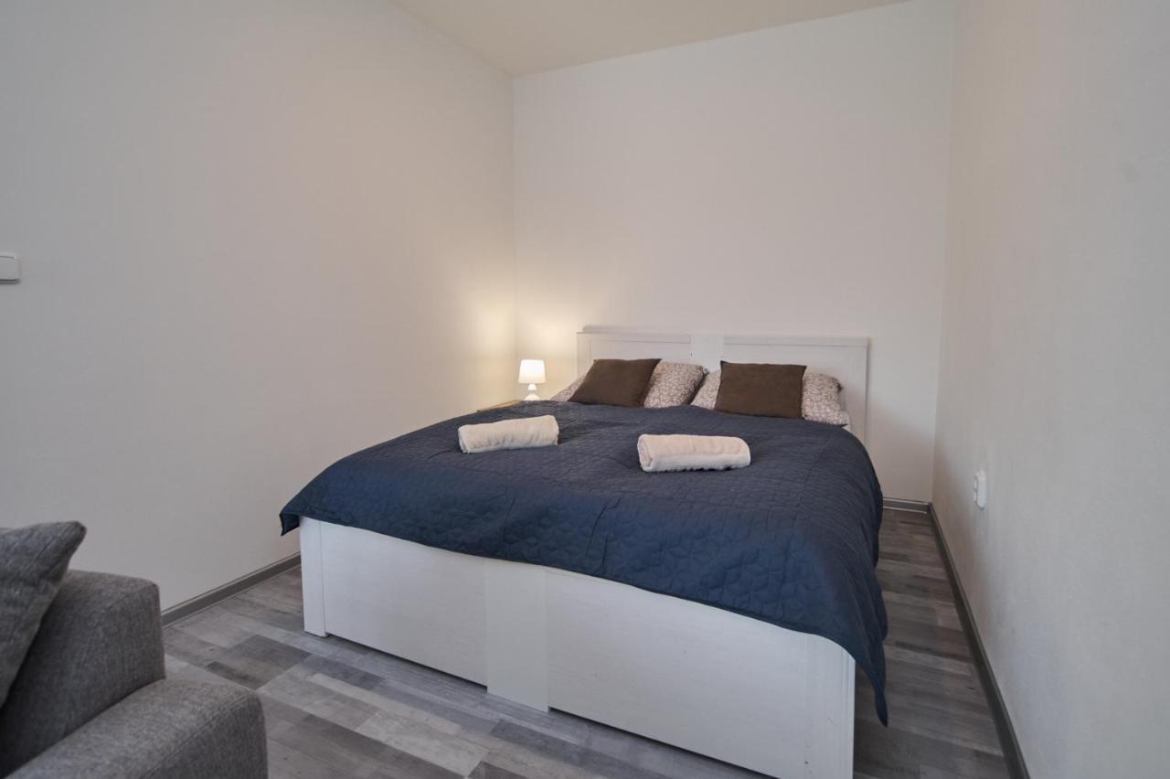 Central Apartments Martin Bagian luar foto