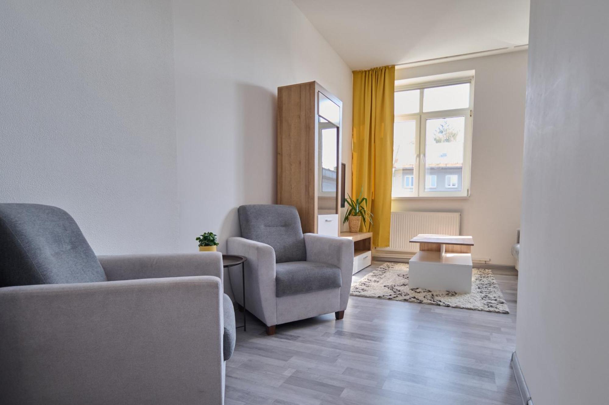 Central Apartments Martin Bagian luar foto