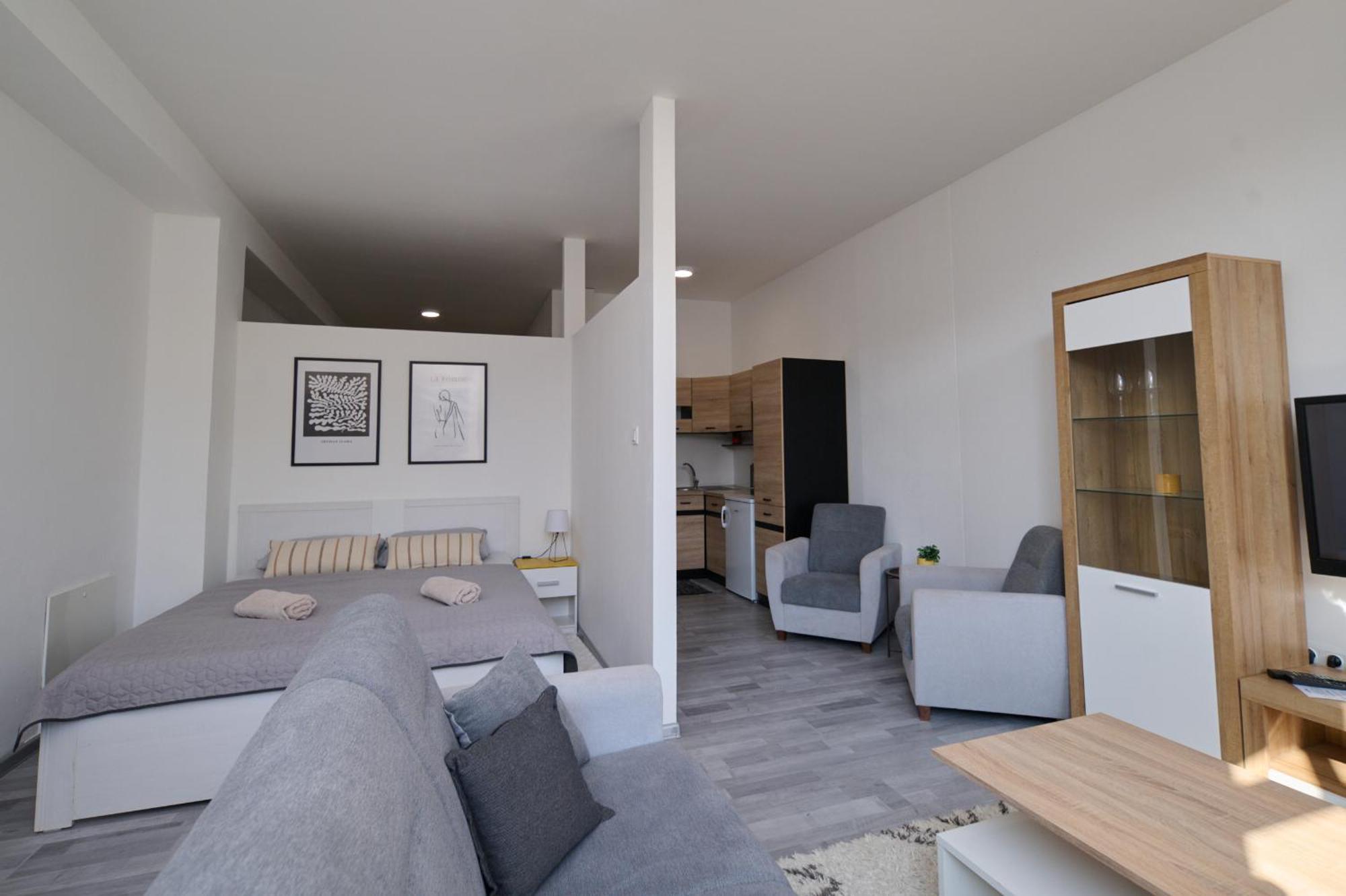 Central Apartments Martin Bagian luar foto