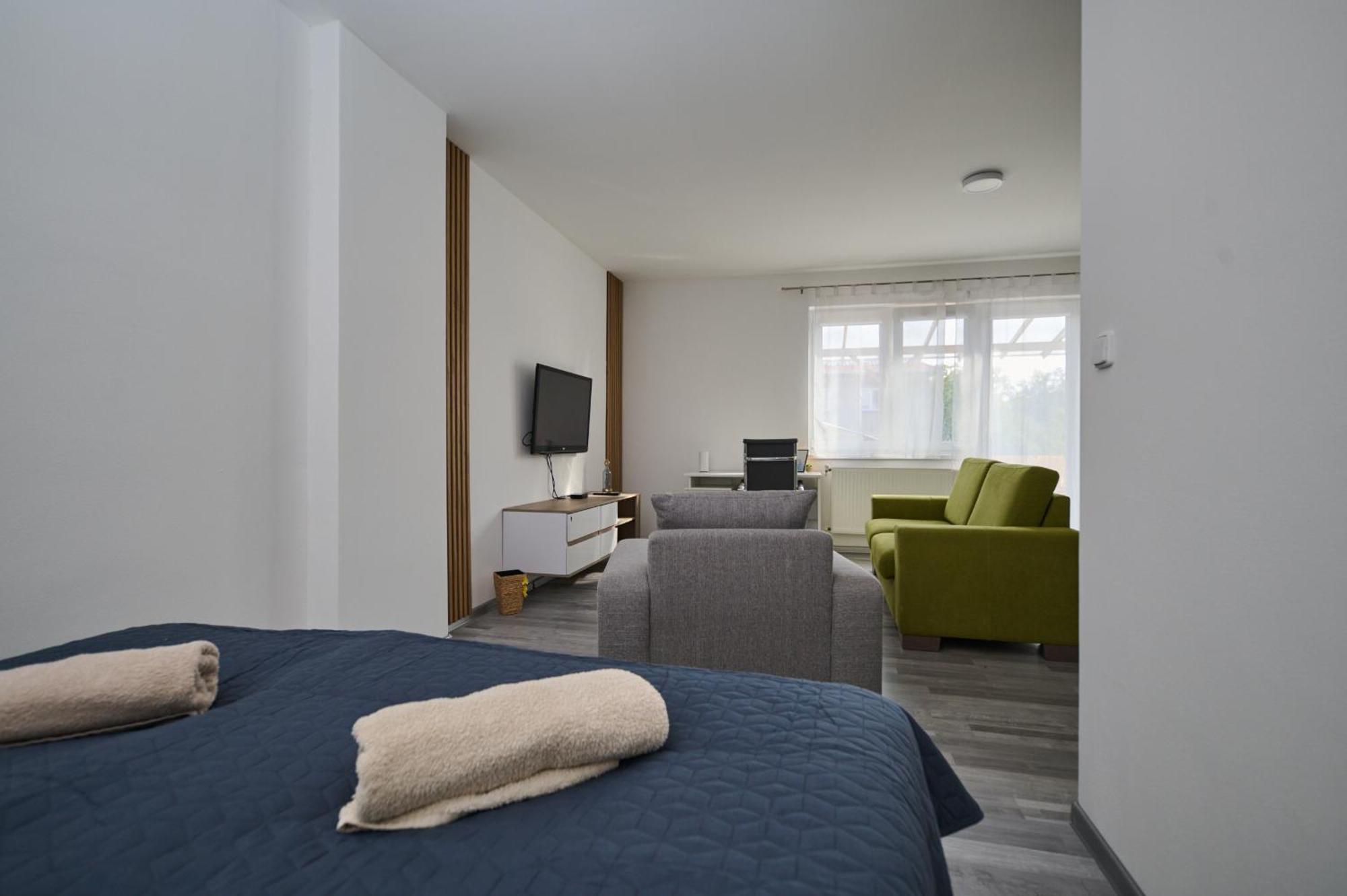 Central Apartments Martin Bagian luar foto